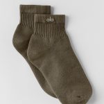 Alo Yoga Quarter Crew Street Sock - Olive Tree