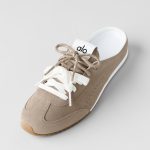 Alo Yoga ALO Sunset Sneaker Mule - Gravel