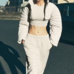 Alo Yoga Accolade Straight Leg Sweatpant - Bone