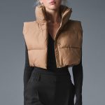 Alo Yoga Cropped Gold Rush Puffer Vest - Toasted Almond