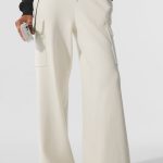 Alo Yoga Scholar Knit High-Waist Cargo Pant - Ivory
